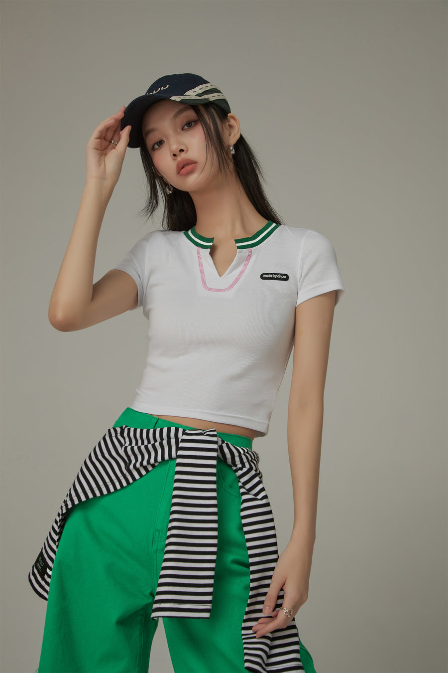 CHUU Open Collar Slim T-Shirt