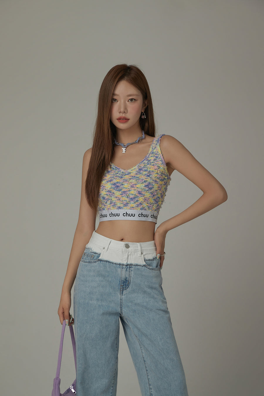 CHUU V-Neck Fuzzy Color Scheme Sleeveless Crop Top