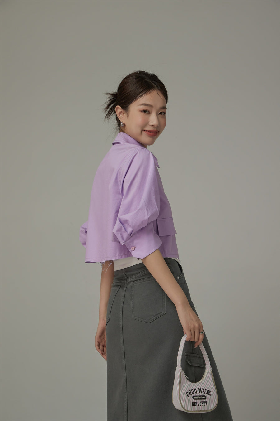 CHUU Puffy Sleeve Colored Pocket Crop Shirt