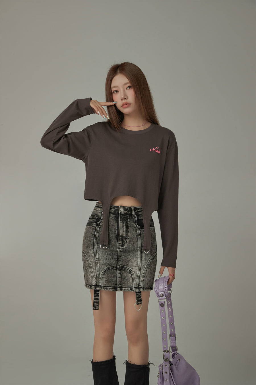 CHUU Cherry Bomb Garter Long Sleeves Sweatshirt