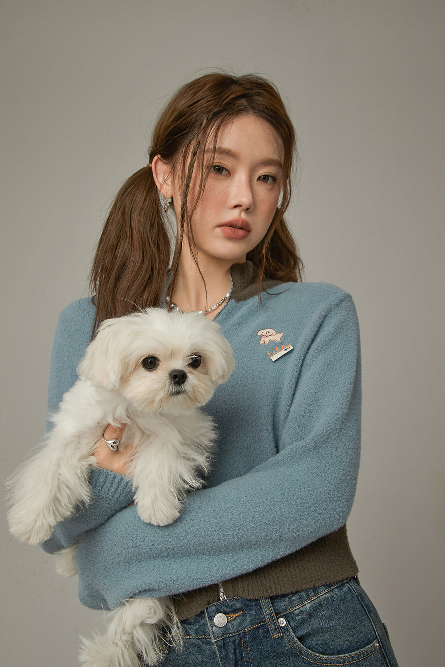 CHUU Color Puppy Logo Zip-Up Cardigan