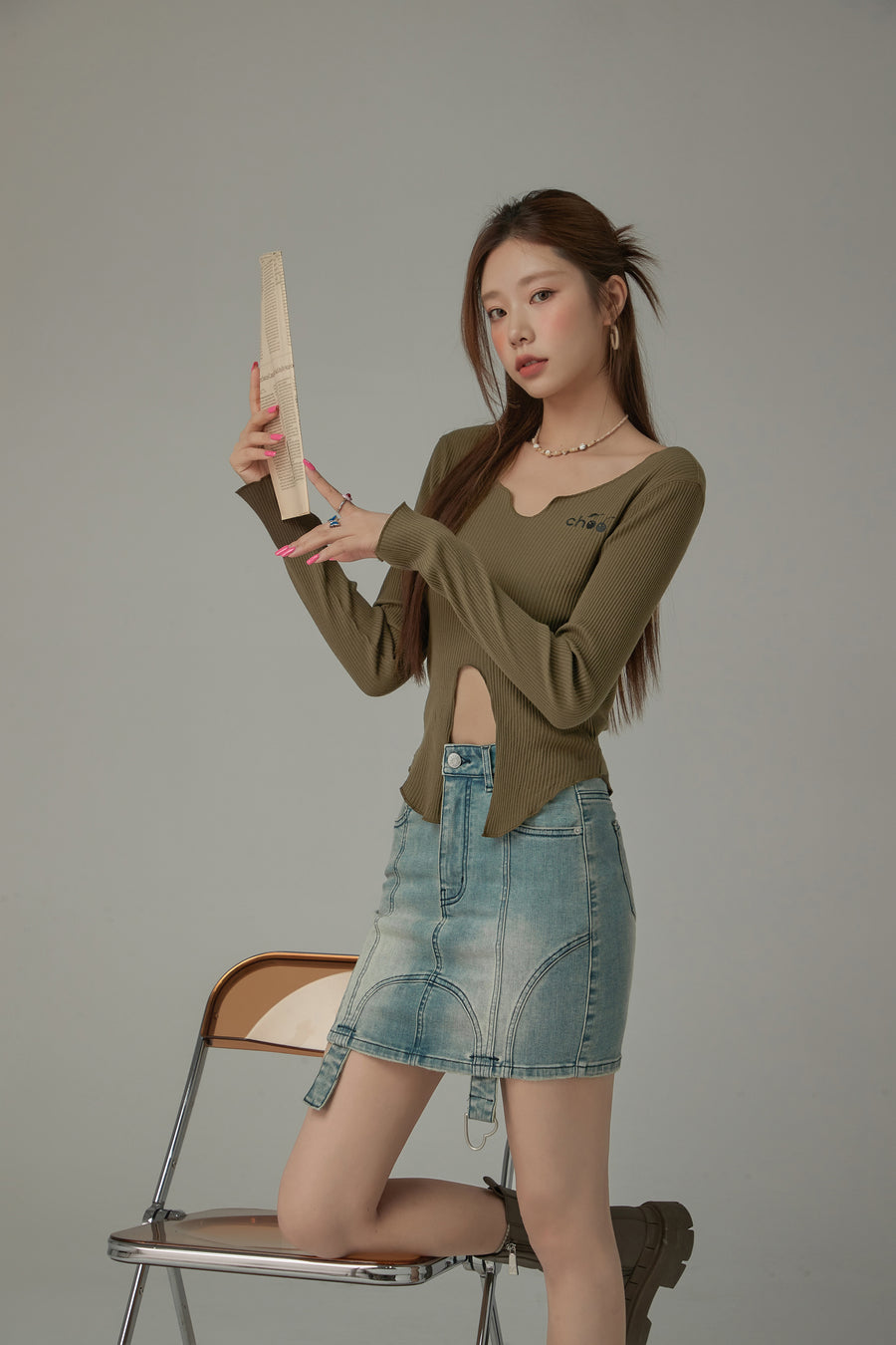 CHUU Color Embroidery Slit Long Sleeve T-Shirt