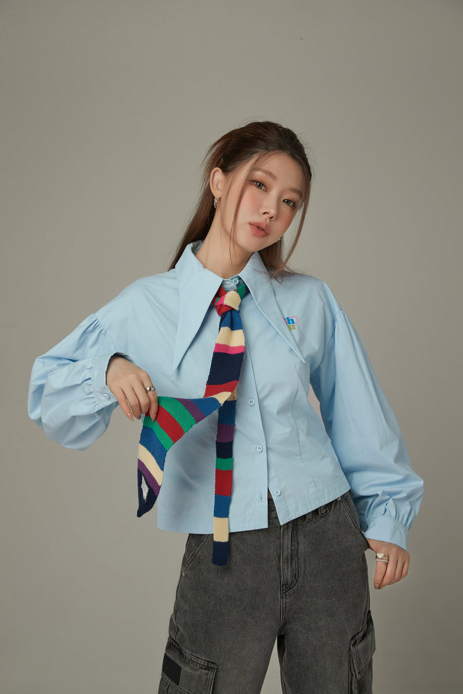 CHUU Point Collar Puff Sleeve Shirt