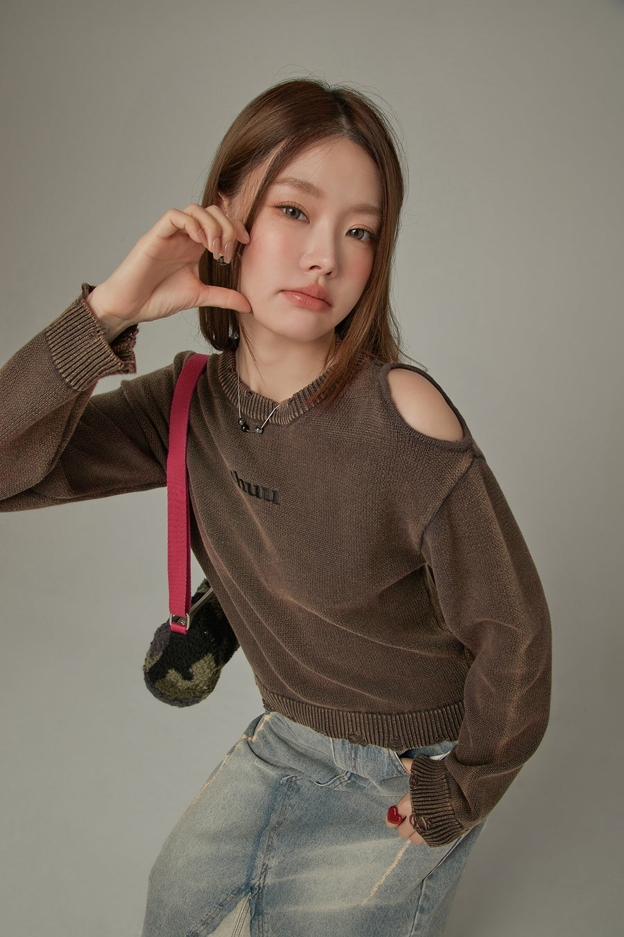 CHUU One Shoulder Cut Out Distressed Knit Sweater