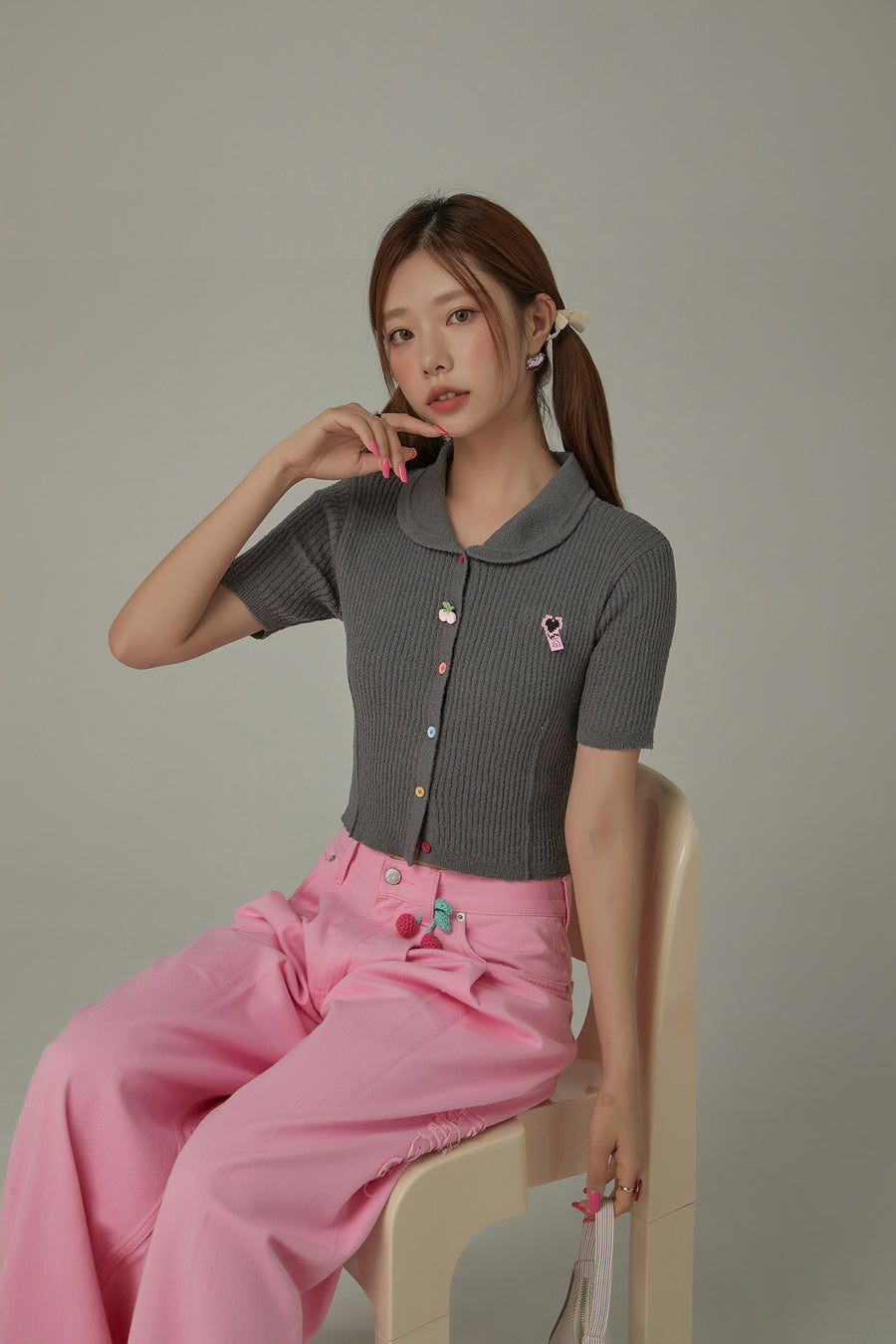 CHUU Rainbow Button Slim Crop Knit Top