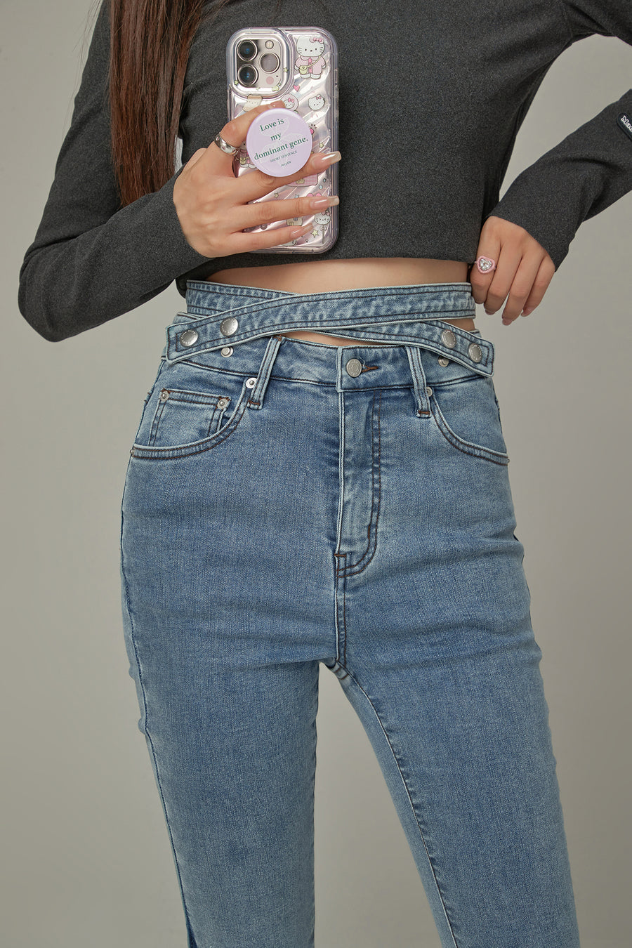 CHUU Criss Cross Belt Two Toned Bootcut Denim Pants