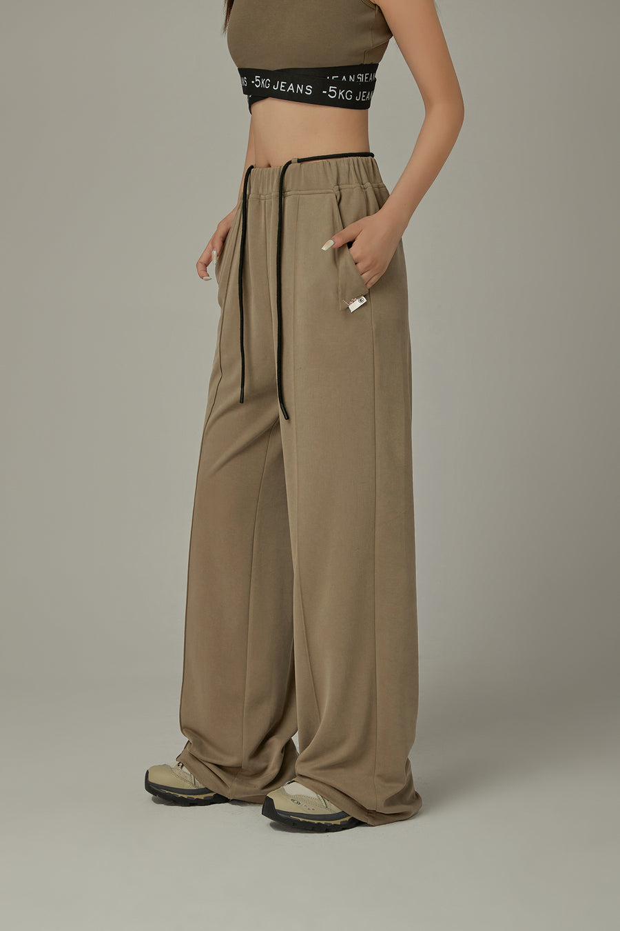 CHUU Elastic Waist Color Pants