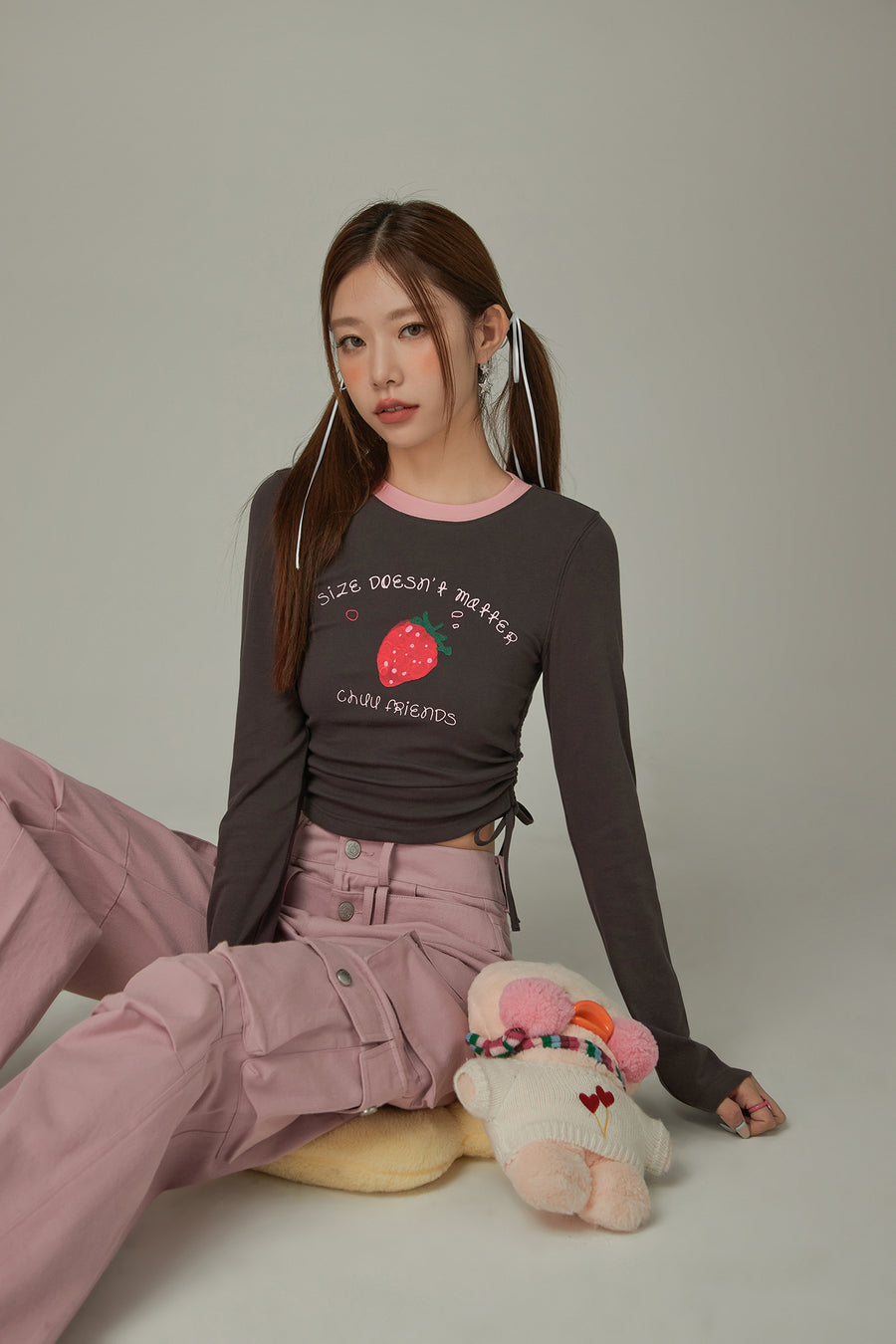 CHUU Logo Character Shirring String T-Shirt