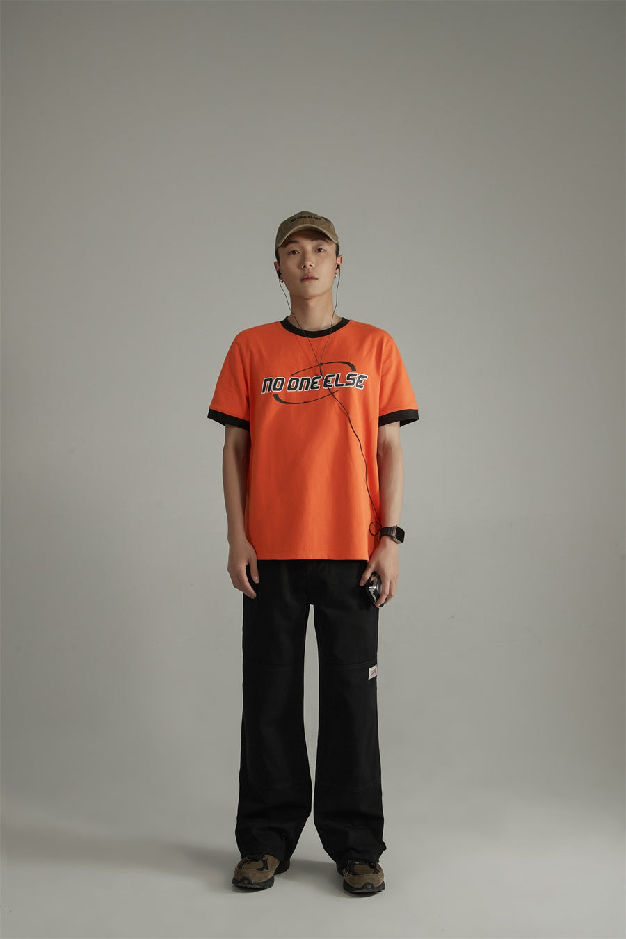 CHUU Noe Center Logo Color Loose Fit T-Shirt