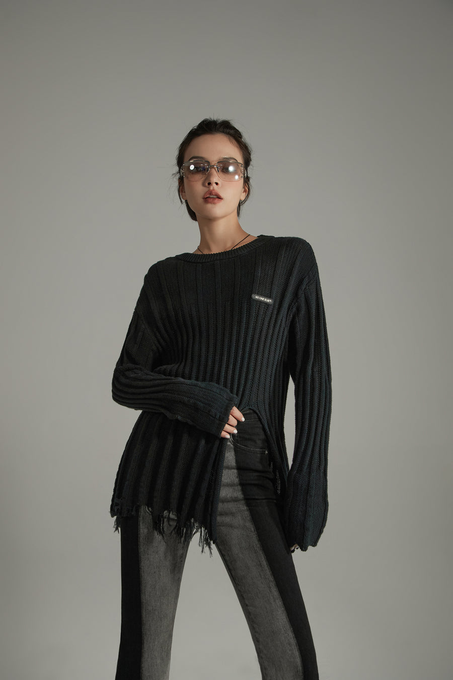 CHUU Side Front Slit Long Knit Sweater