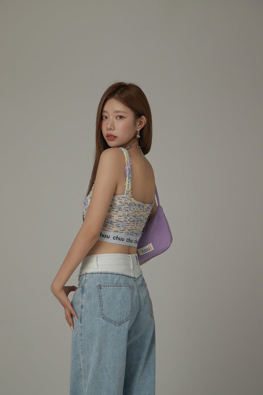 CHUU V-Neck Fuzzy Color Scheme Sleeveless Crop Top