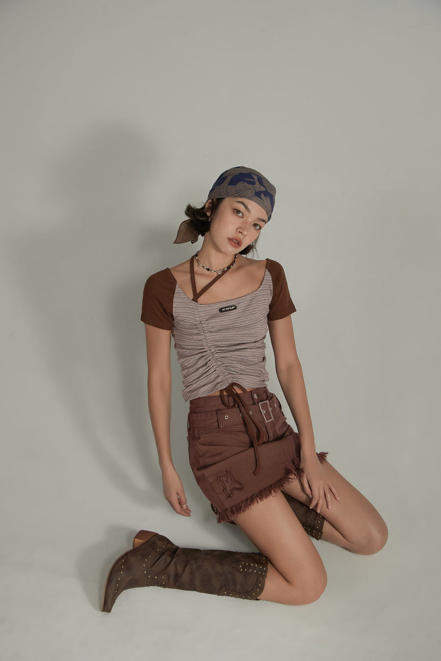 CHUU Asymmetrical Halter Neck String Striped Shirring T-Shirt