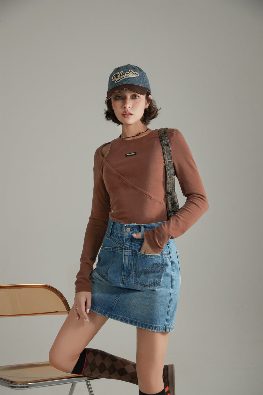 CHUU Layered Open Shoulder Simple T-Shirt