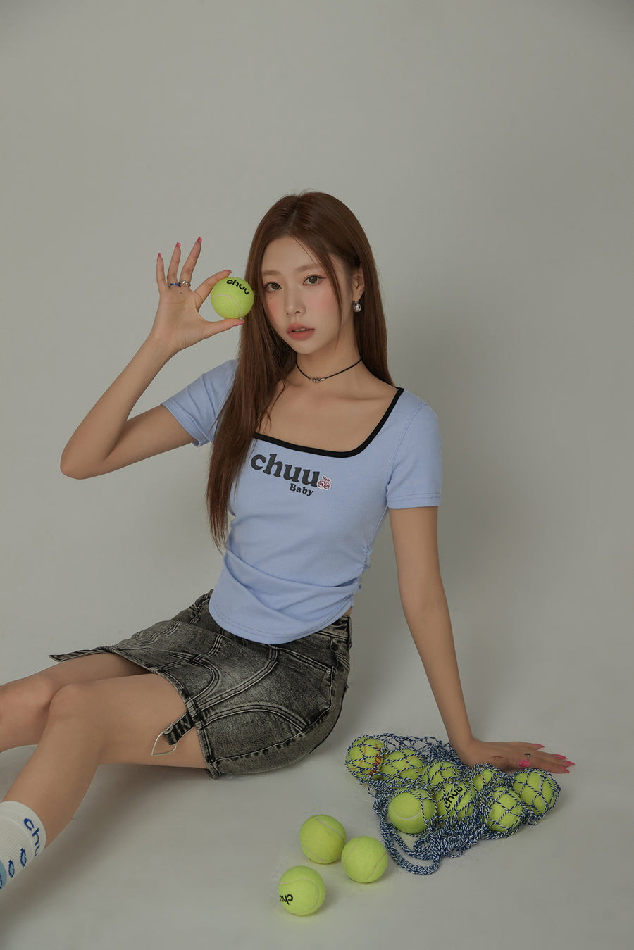 CHUU Square Neck Shirring Logo Printed T-Shirt