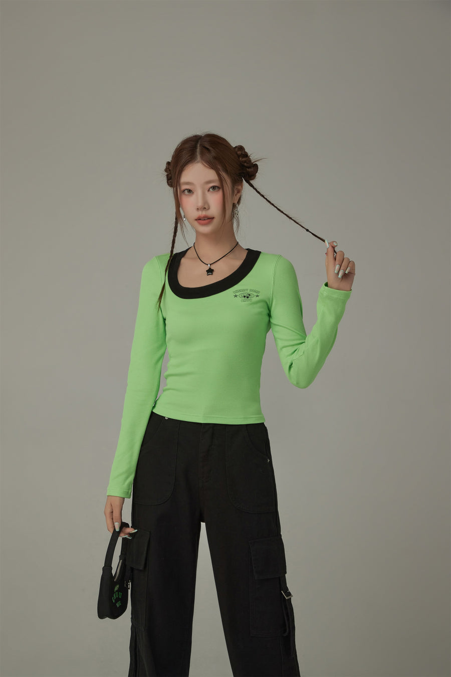 CHUU Unbalanced Round Neck Long Sleeves Top