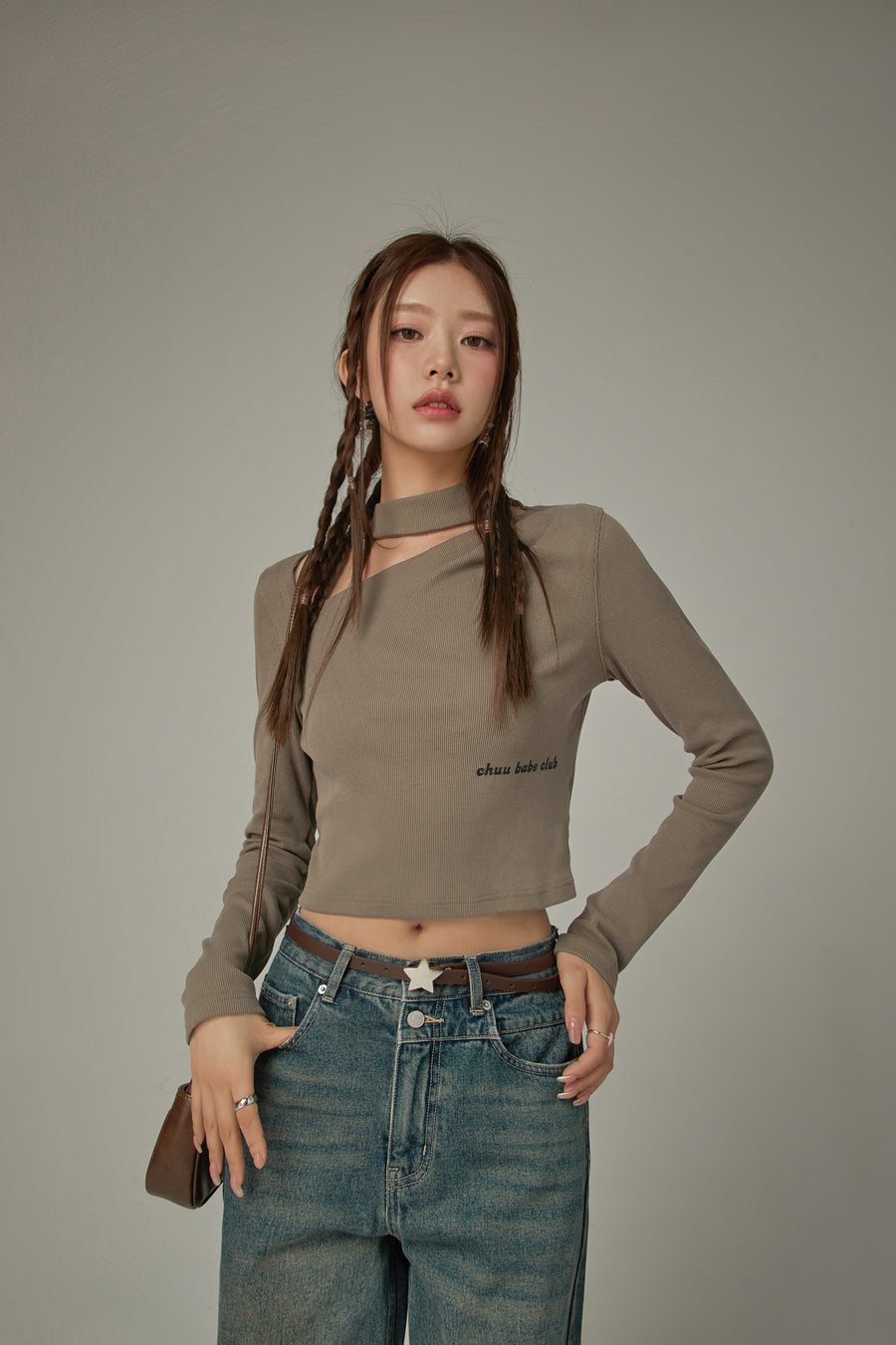 CHUU Halter Neck Slit T-Shirt