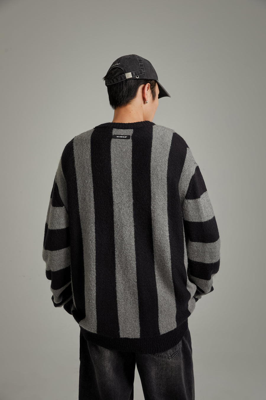 CHUU Vintage Color Scheme Stripe Knit Sweater