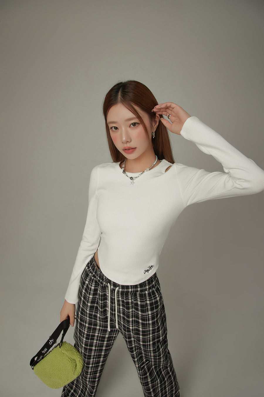 CHUU Shoulder Cut Out Simple T-Shirt