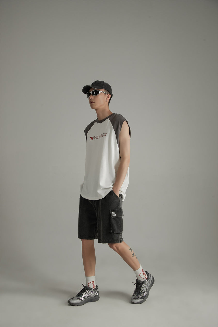 CHUU Noe Raglan Sleeveless T-Shirt