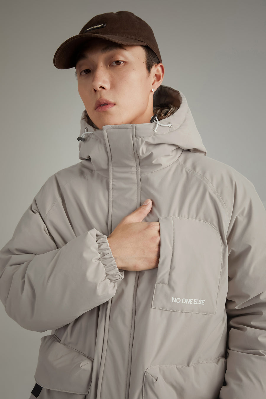 CHUU Hooded Logo Pocket Long Padded Coat