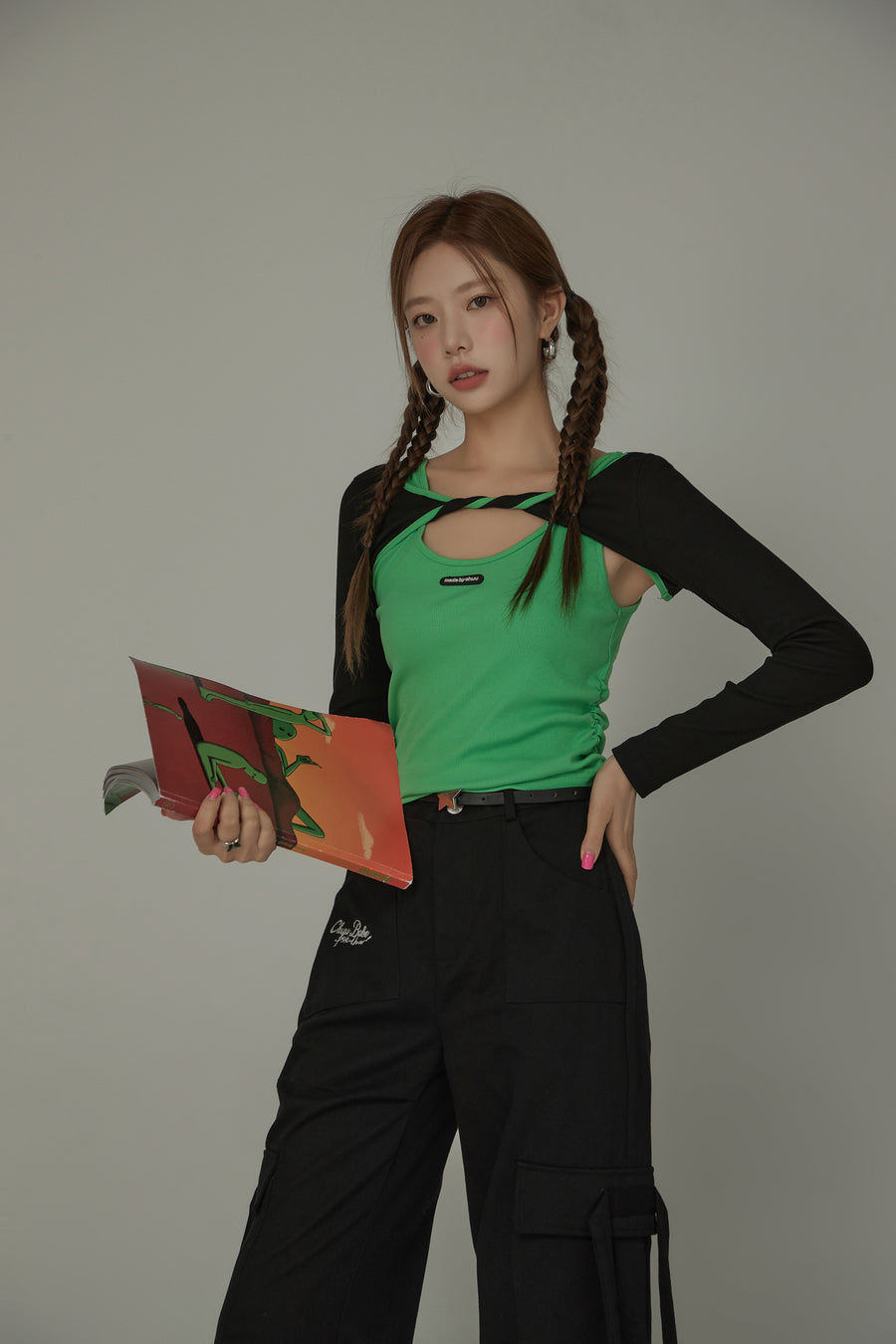 CHUU Color Scheme Twisted T-Shirt