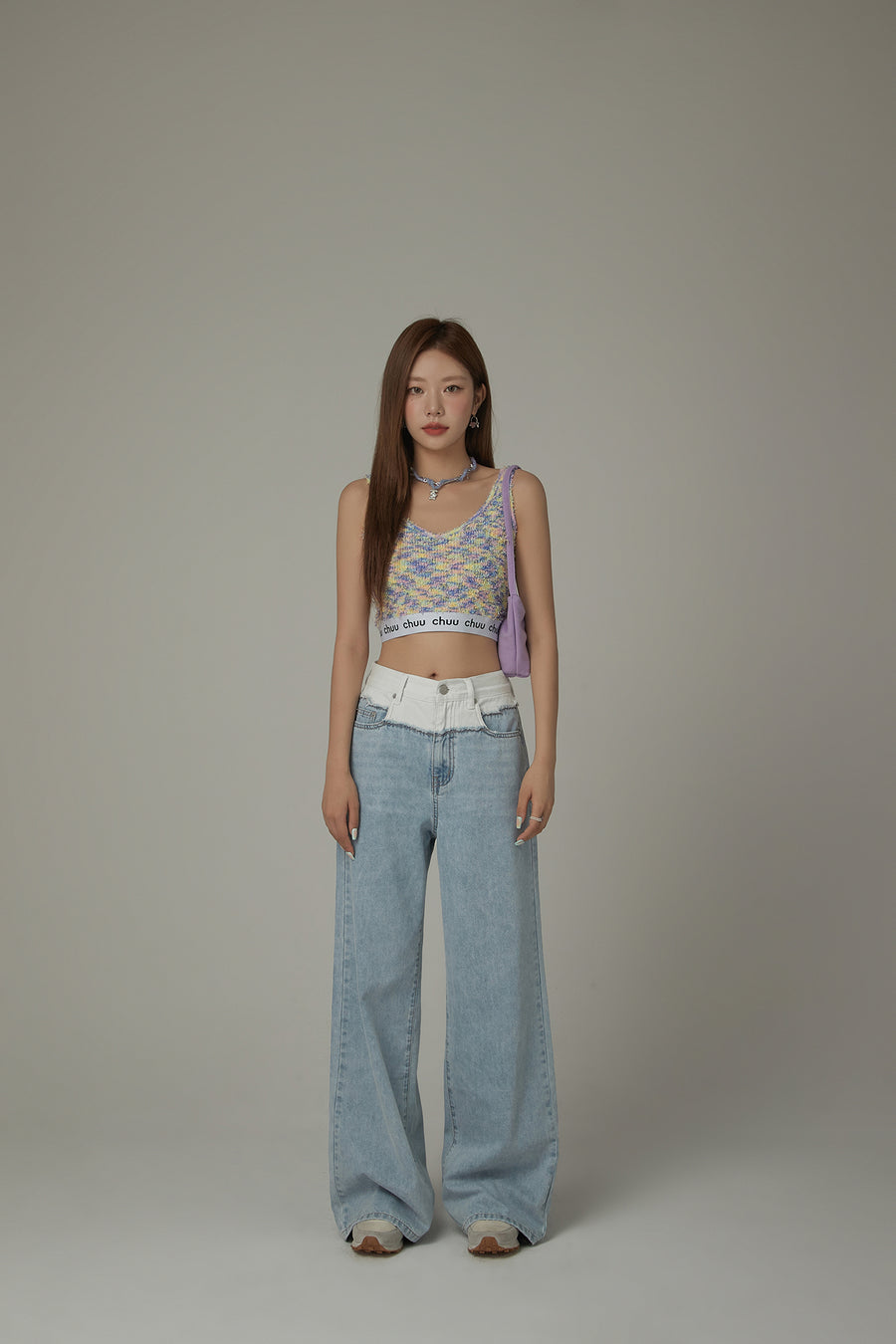 CHUU V-Neck Fuzzy Color Scheme Sleeveless Crop Top