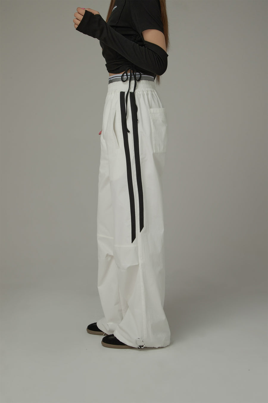 CHUU Logo Banding Wide Casual Pants