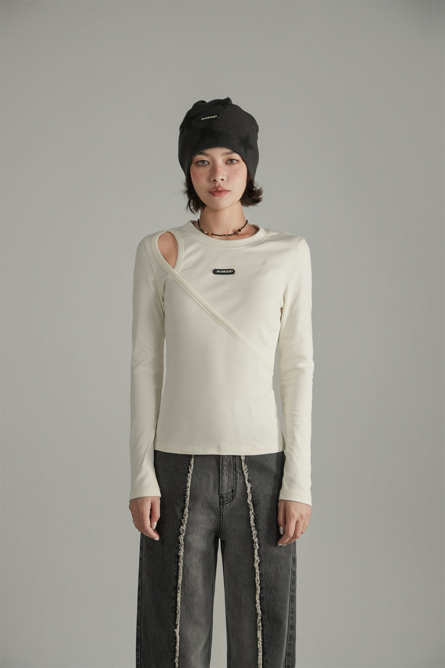 CHUU Layered Open Shoulder Simple T-Shirt