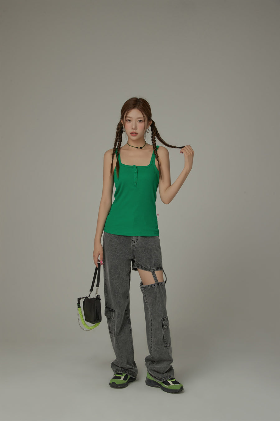 CHUU Color Button Sleeveless Tank Top