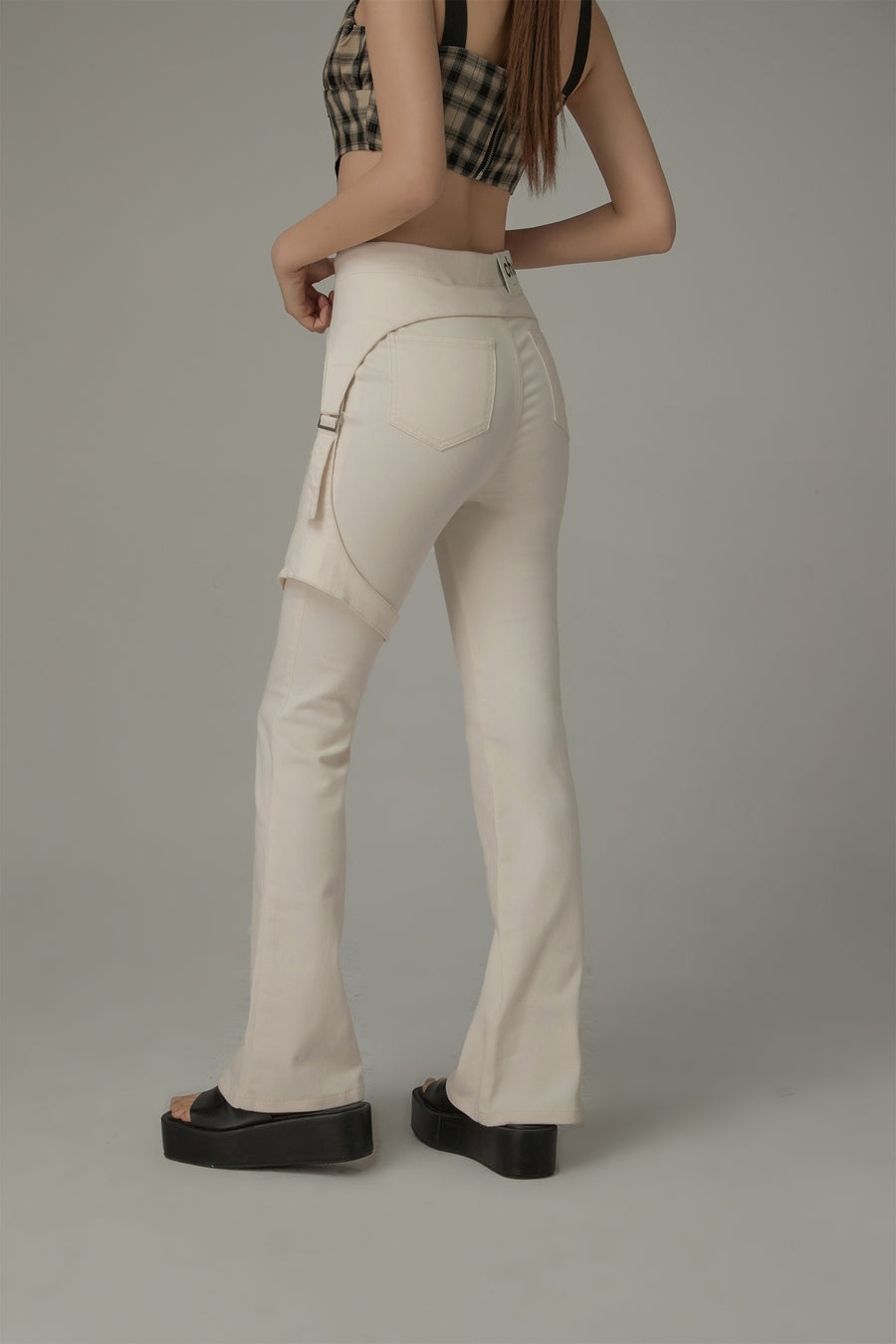 CHUU Double Button High Waisted Flared Semi-Bootcut Pants