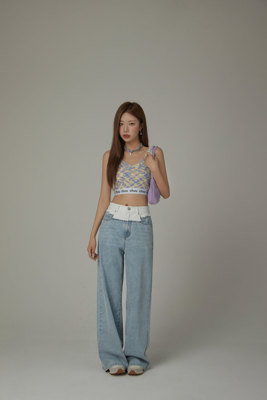 CHUU V-Neck Fuzzy Color Scheme Sleeveless Crop Top