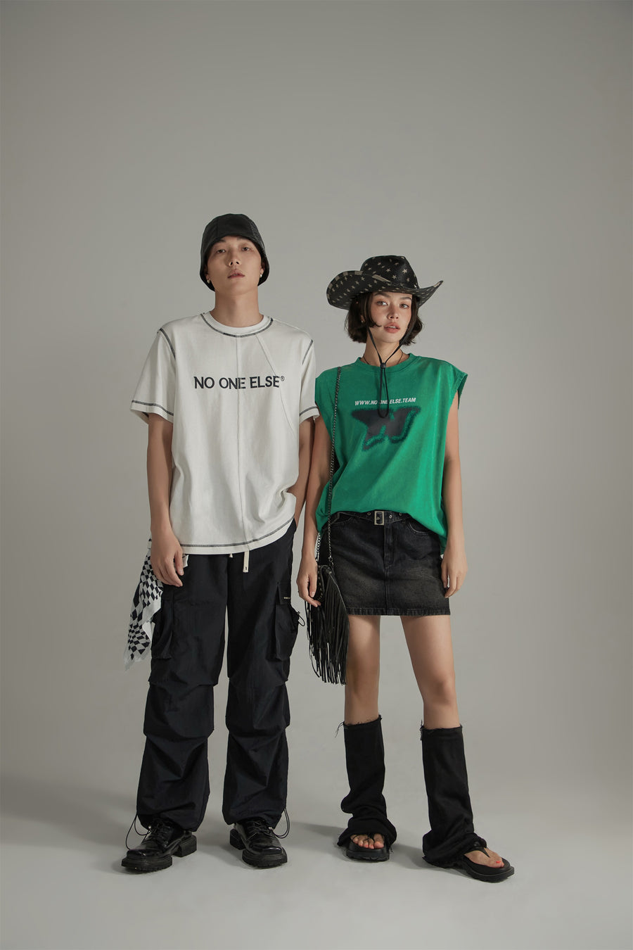 CHUU Logo Stitched Loose Fit T-Shirt