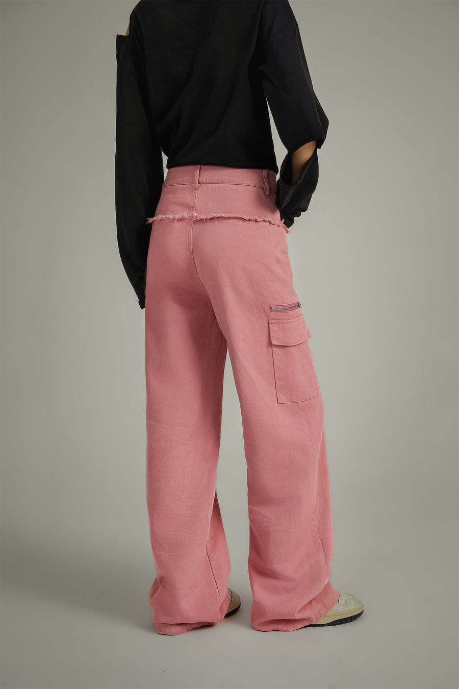 CHUU Frayed Sides Pocket Pants