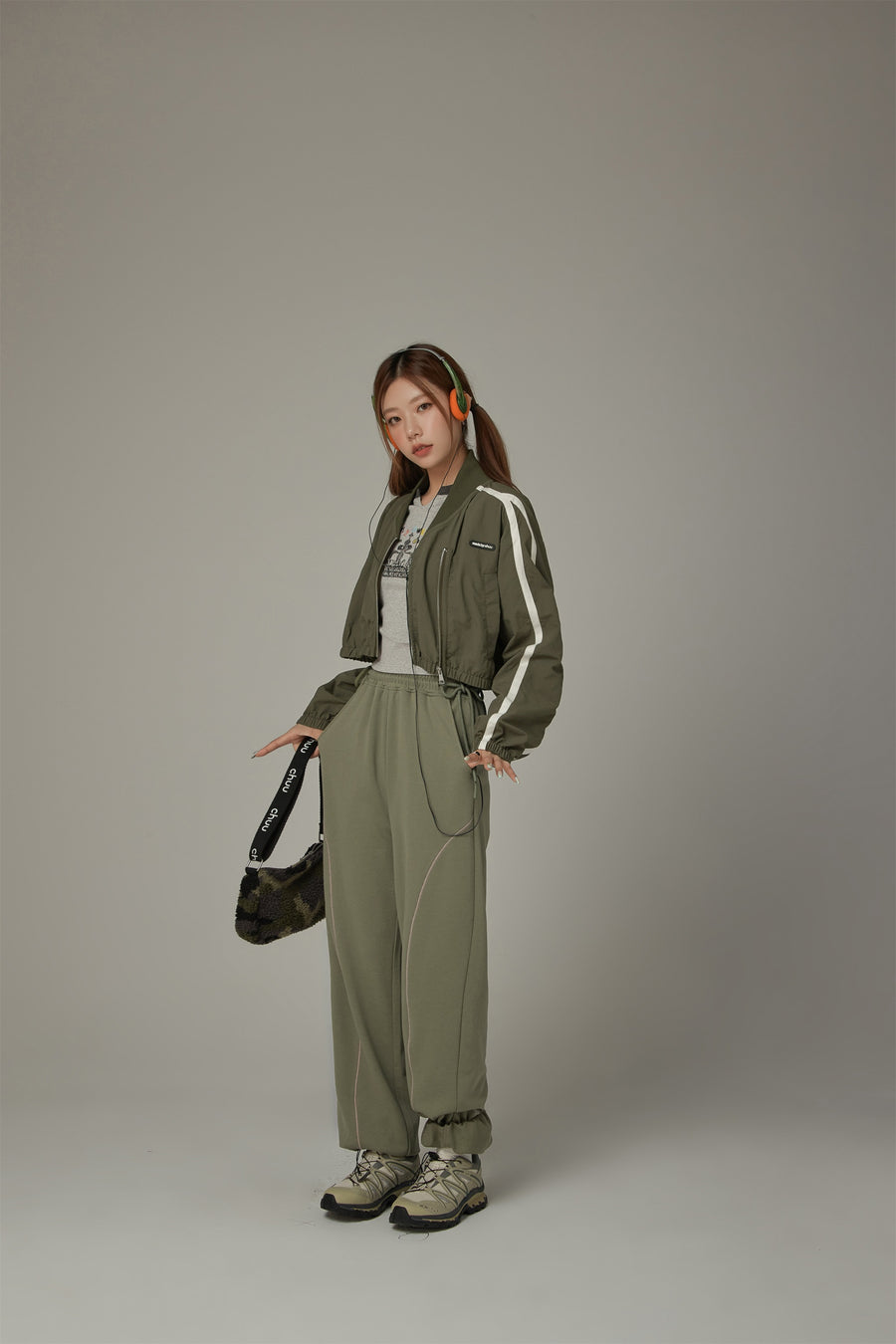 CHUU Elastic Waist Loose Jogger Pants