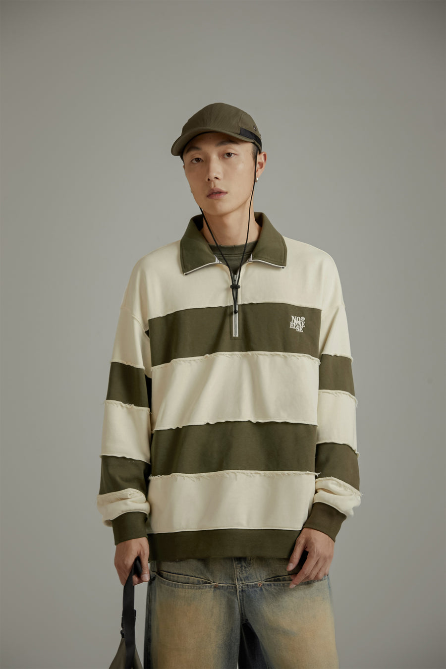 CHUU Half Zip-Up Color Striped Sweatshirt