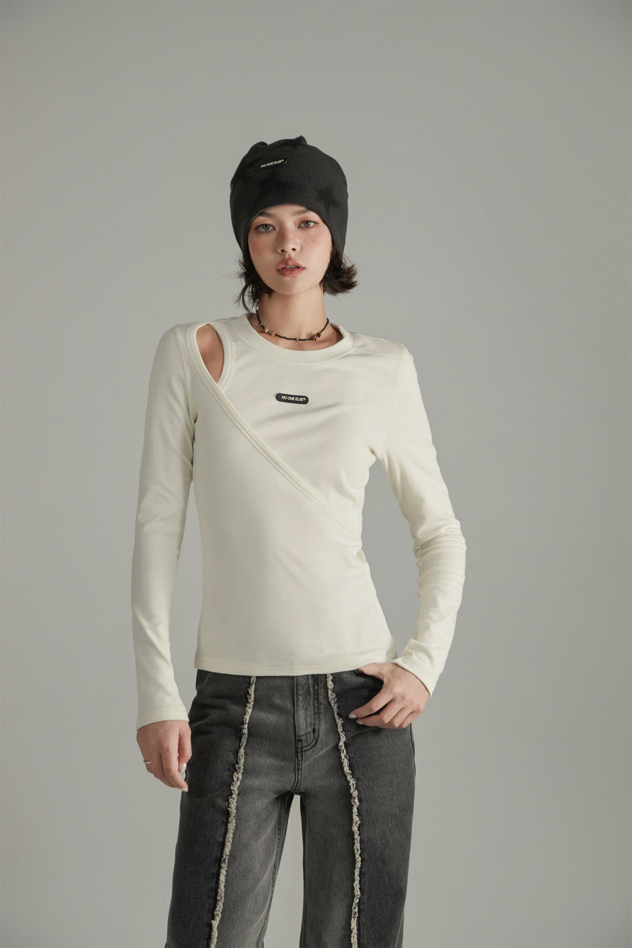 CHUU Layered Open Shoulder Simple T-Shirt