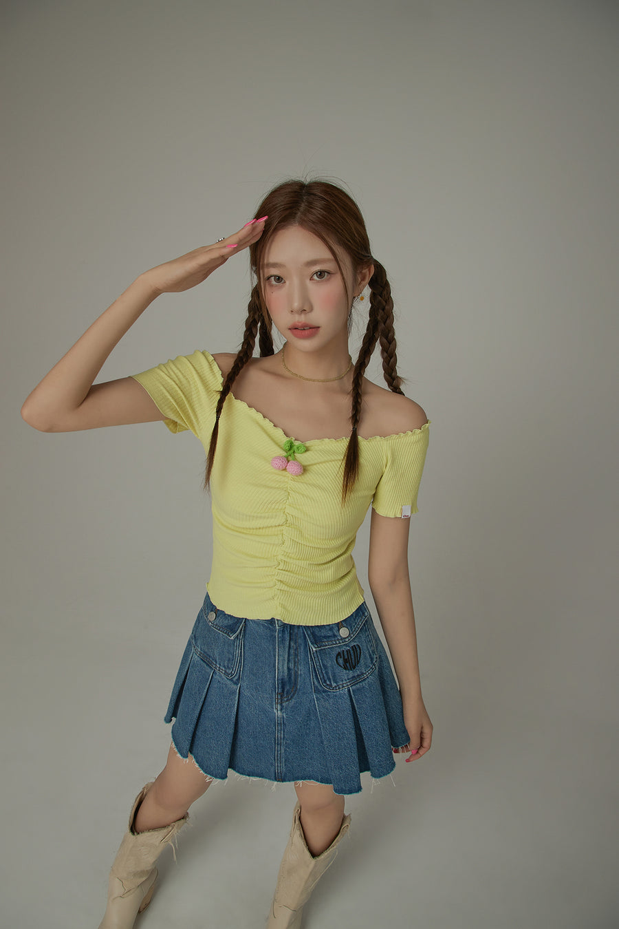 CHUU Crochet Cherry Front Shirring Knit Top