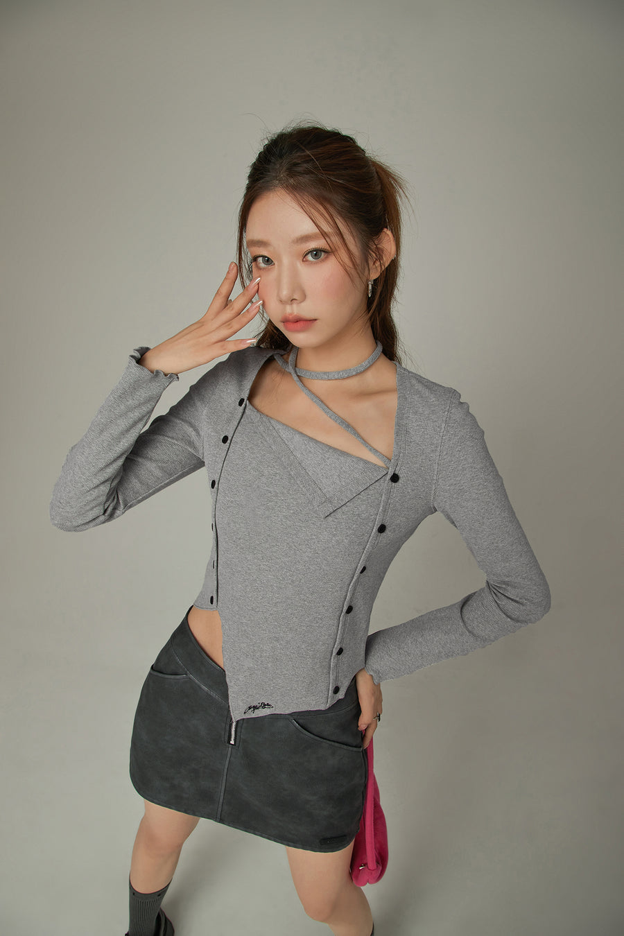 CHUU Halterneck Asymmetrical Button Top