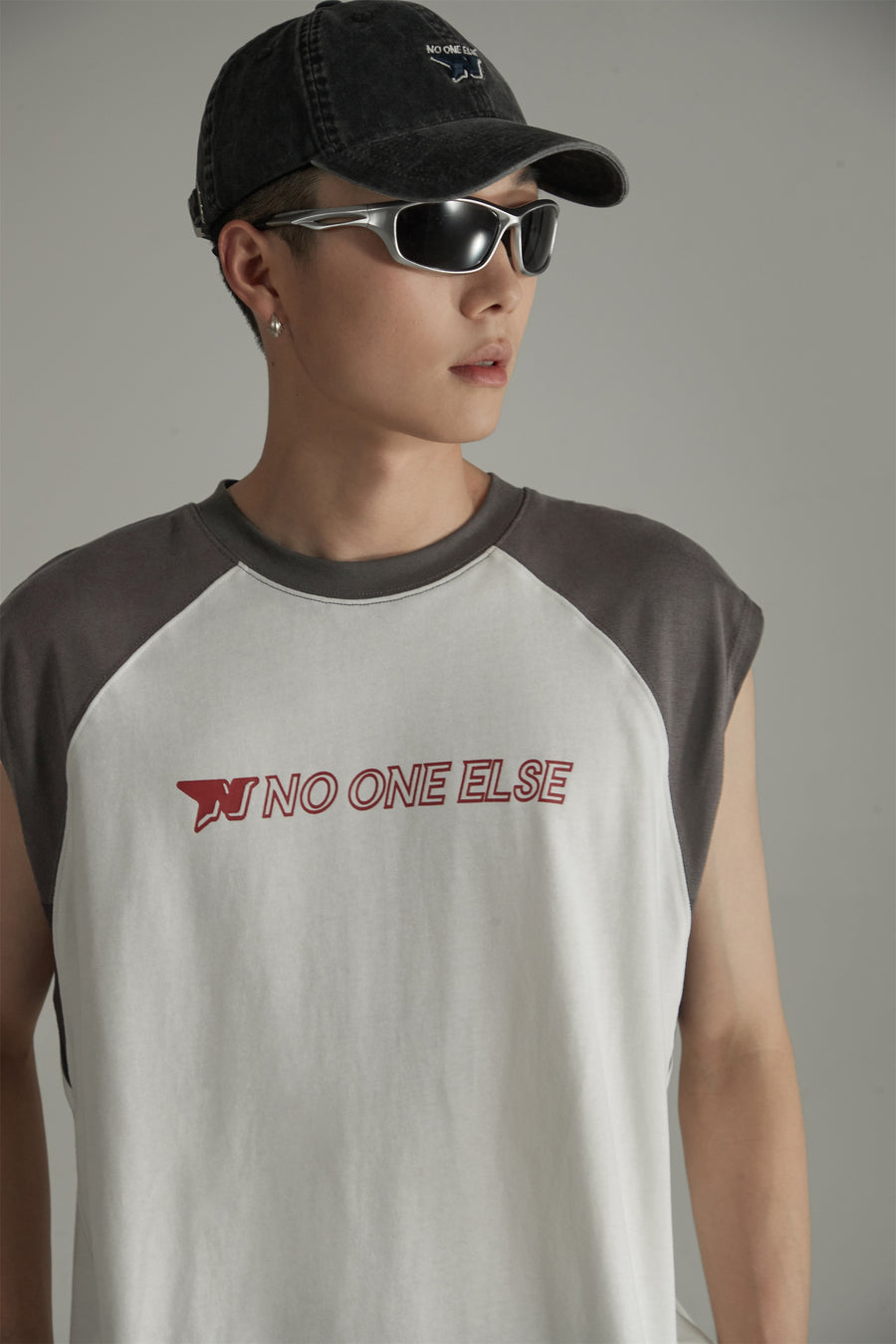 CHUU Noe Raglan Sleeveless T-Shirt