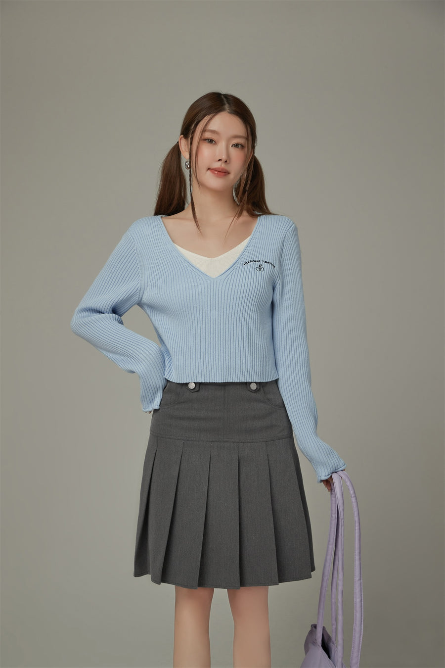 CHUU Color V-Neck Layered Knit Sweater