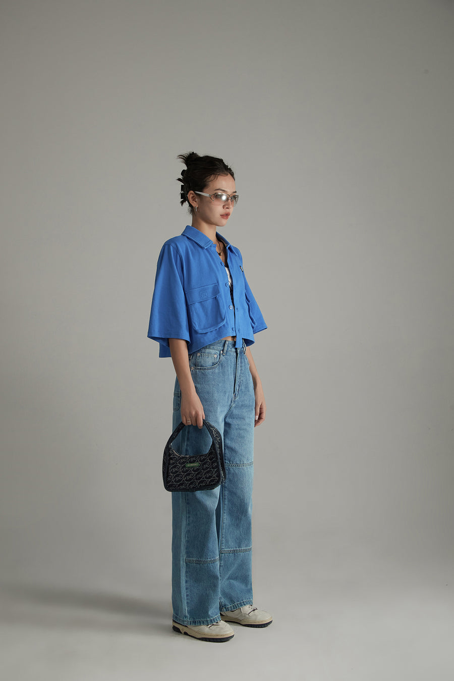 CHUU Low Pocket Cropped Shirt