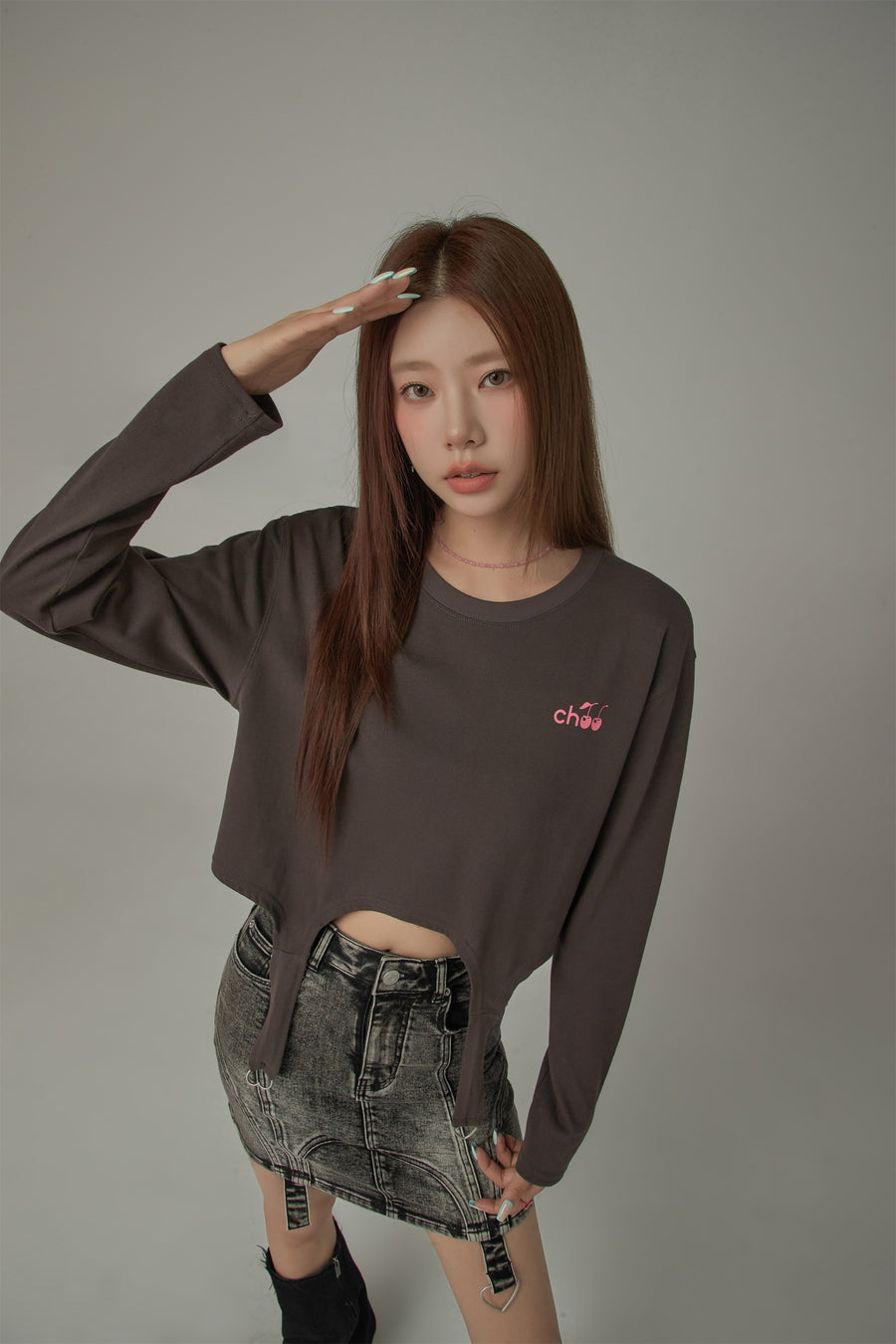 CHUU Cherry Bomb Garter Long Sleeves Sweatshirt