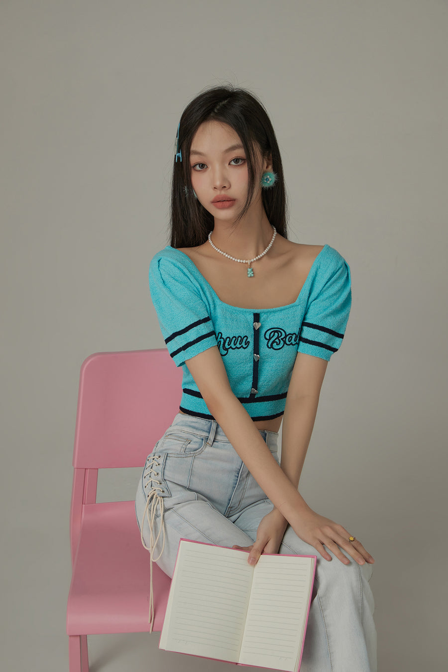 CHUU Chuu Baby Square Neck Heart Button Crop Kniit Top