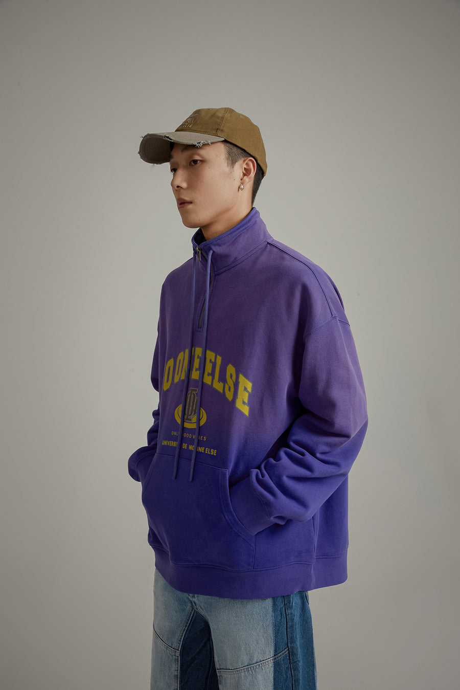 CHUU Logo Half Zip-Up Boxy Hoodie