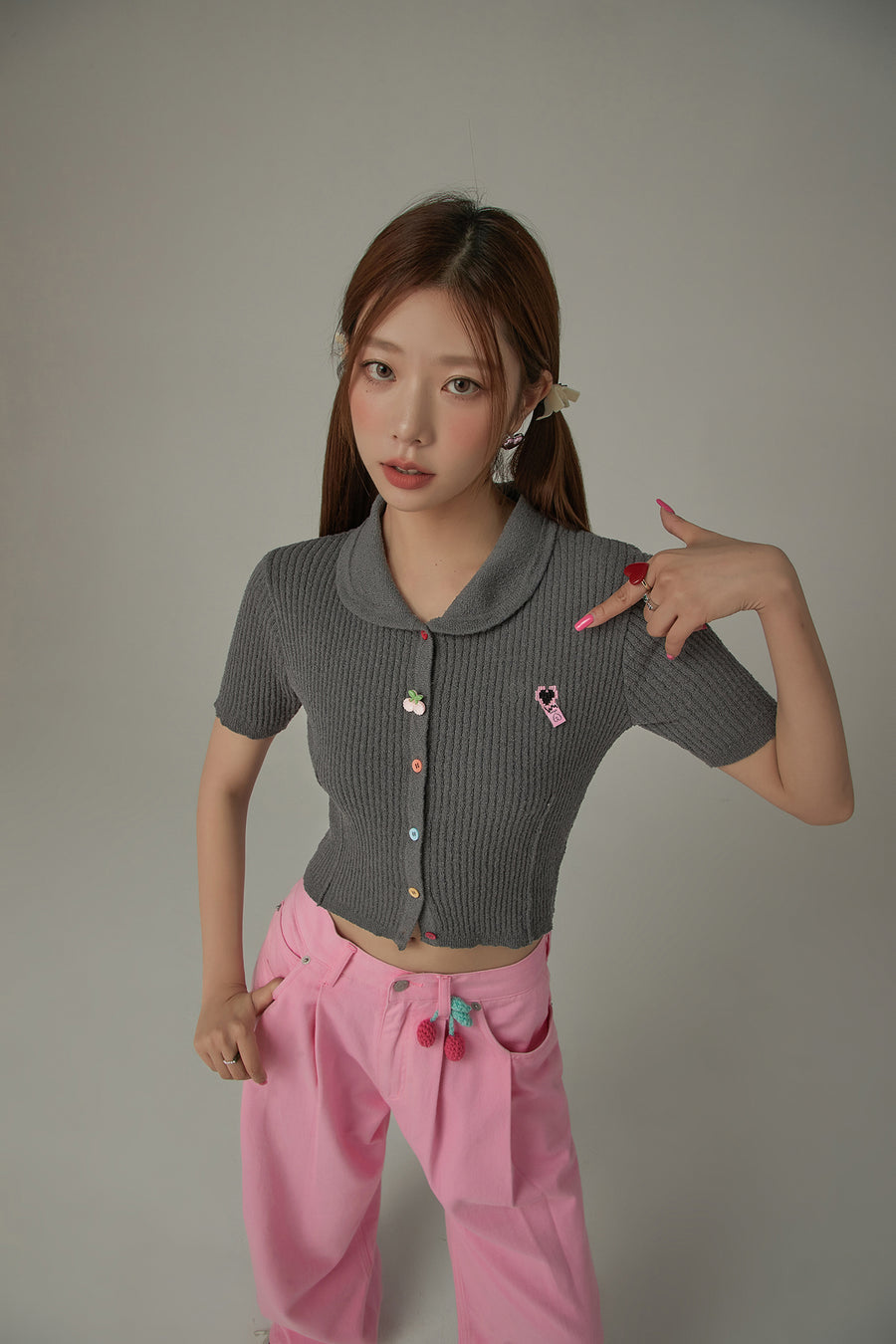 CHUU Rainbow Button Slim Crop Knit Top