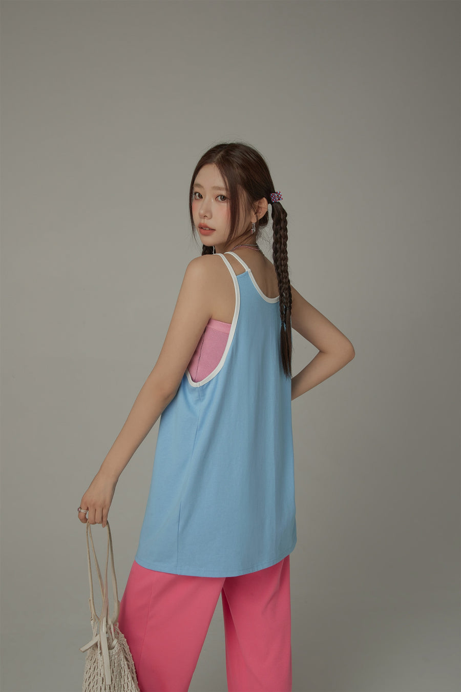 CHUU Back To Paradise Colorblocked Letter Printed Sleeveless T-Shirt