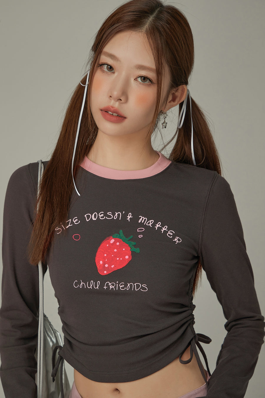 CHUU Logo Character Shirring String T-Shirt