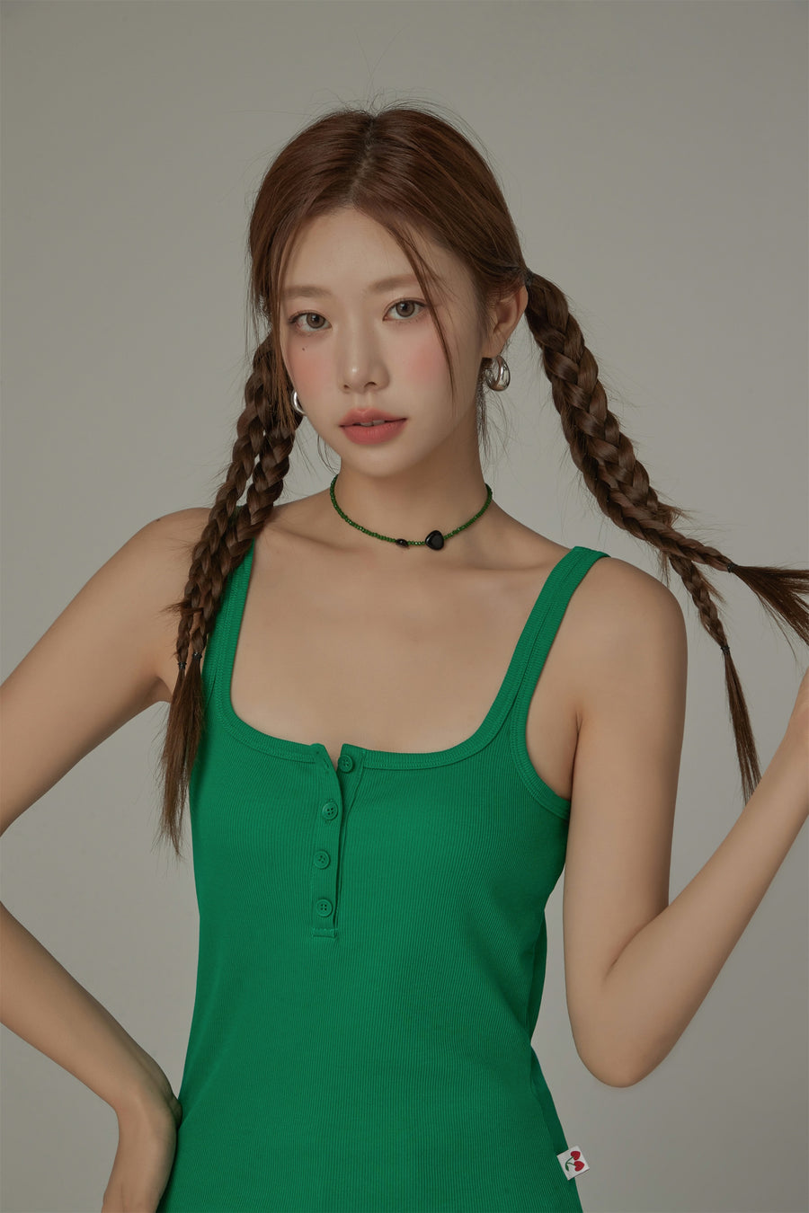 CHUU Color Button Sleeveless Tank Top