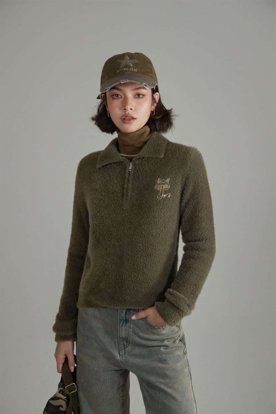 CHUU Mushroom Half Zip-Up Knit Sweater