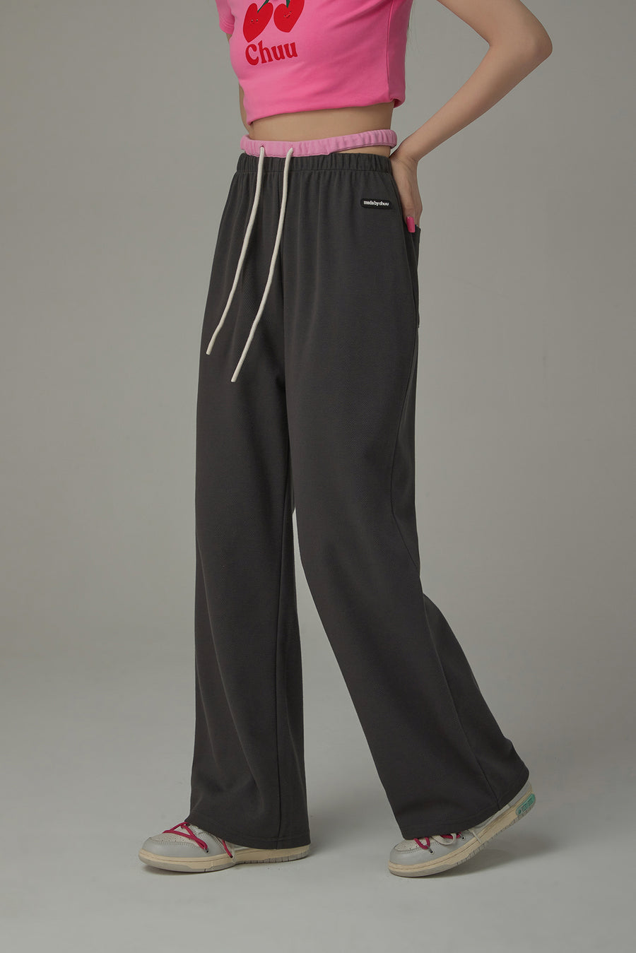 CHUU Side Slit String Casual Wide Pants